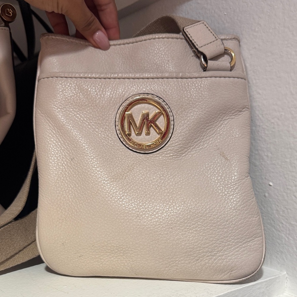 Michael Kors Beige Leather Shoulder Bag